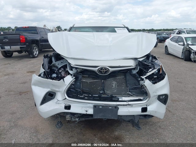 Toyota Highlander Le 2022 5TDZZRAH7NS103927 Image 12