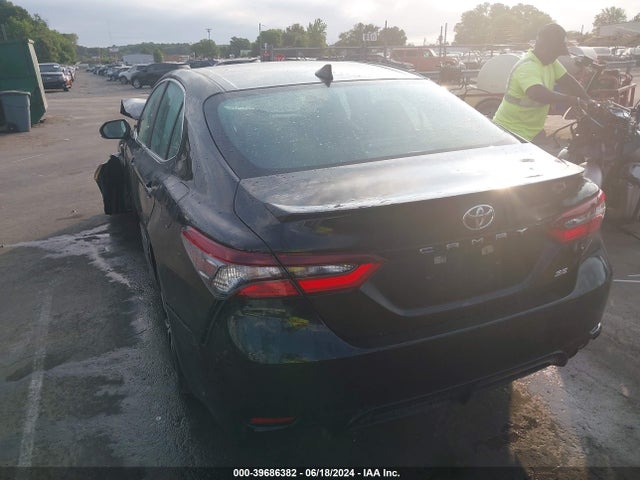 Toyota CAMRY SE 2022 4T1G11AK3NU695250 Image 3