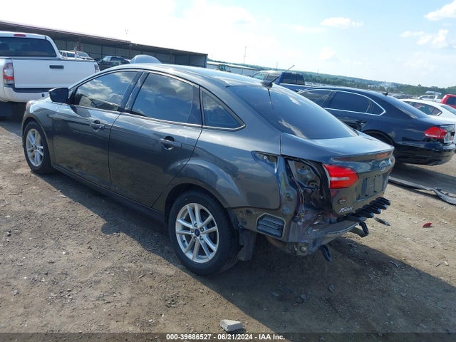 Ford FOCUS SE 2017 1FADP3F21HL342001 Image 3