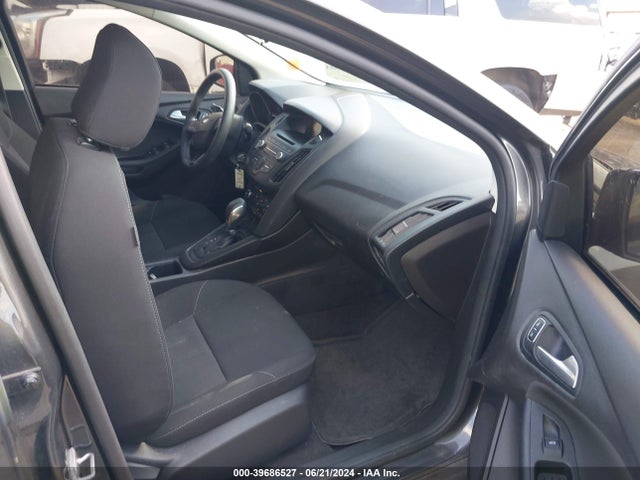 Ford FOCUS SE 2017 1FADP3F21HL342001 Image 5
