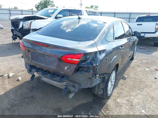 Ford FOCUS SE 2017 1FADP3F21HL342001 Image 6