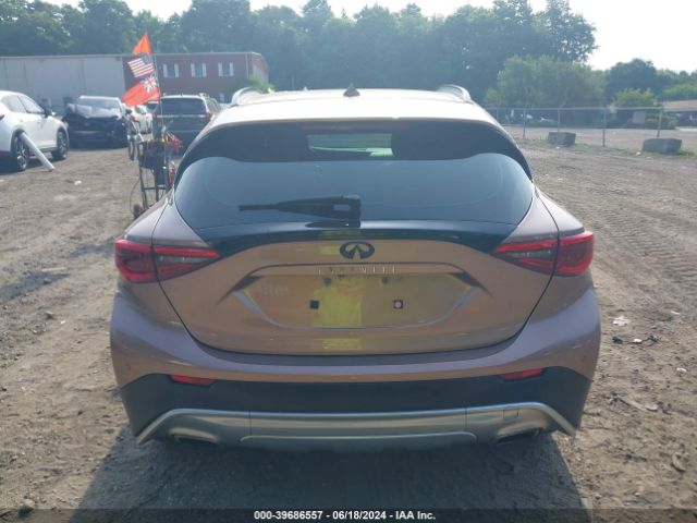SJKCH5CR6JA047796 Infiniti Qx30 Premium