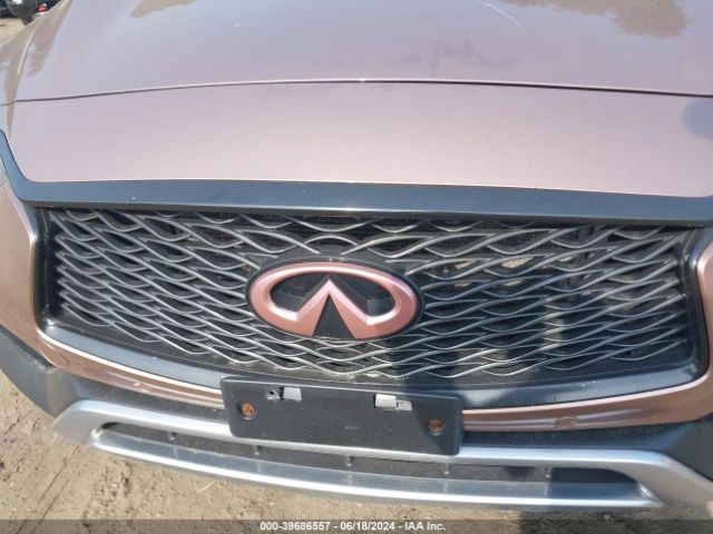 SJKCH5CR6JA047796 Infiniti Qx30 Premium