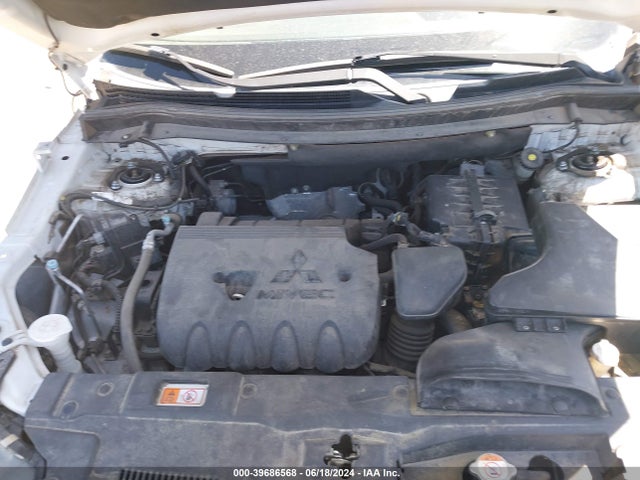 2017 MITSUBISHI OUTLANDER JA4AD3A3XHZ044348 Photo 9