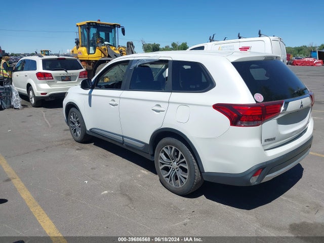 2017 MITSUBISHI OUTLANDER JA4AD3A3XHZ044348 Photo 2