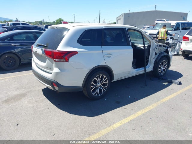 2017 MITSUBISHI OUTLANDER JA4AD3A3XHZ044348 Photo 3