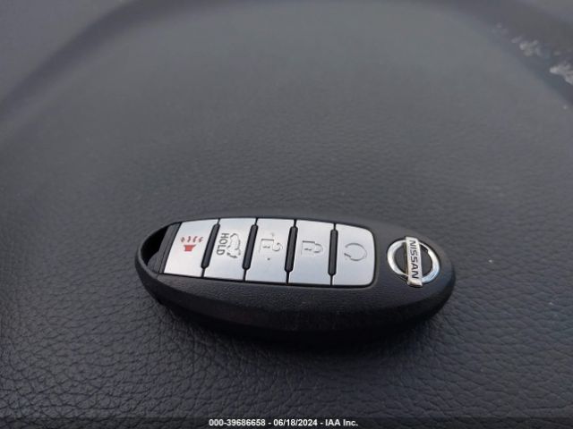 5N1AT2MV9JC852534 Nissan ROGUE SV