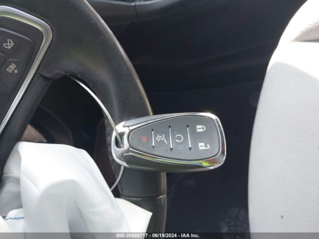 2GNAXTEX2J6304289 Chevrolet EQUINOX LT