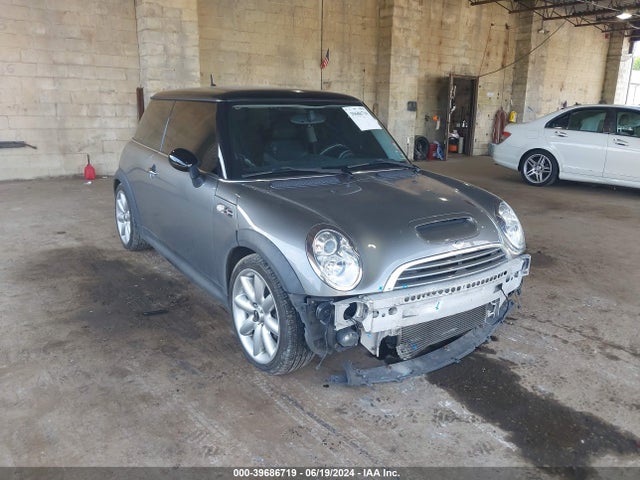 2006 MINI COOPER S WMWRE33566TL24060 Photo 0
