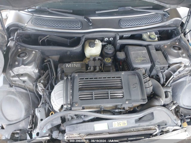 2006 MINI COOPER S WMWRE33566TL24060 Photo 9