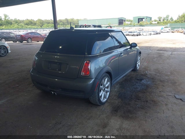 2006 MINI COOPER S WMWRE33566TL24060 Photo 3