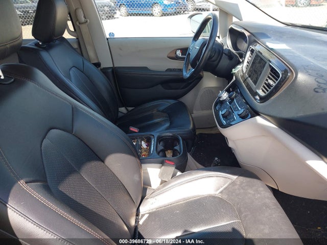 2C4RC1BGXKR560390 Chrysler Pacifica Touring L