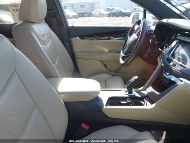 1GYKNDRS1HZ216902 Cadillac XT5 LUXURY