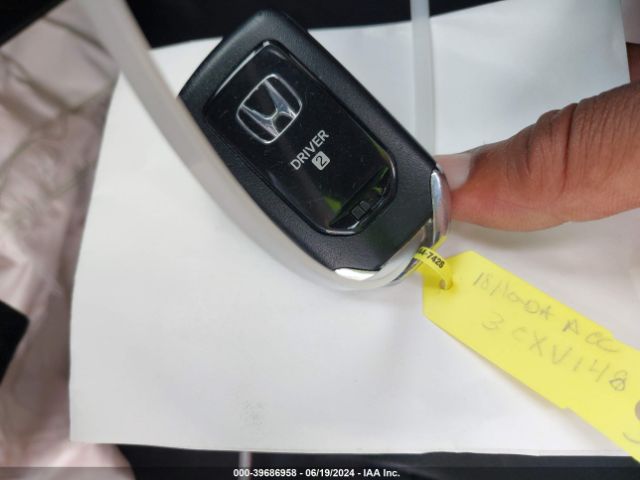 1HGCV1F92JA036926 Honda Accord Touring