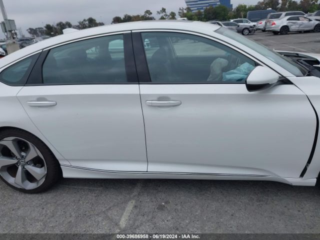 1HGCV1F92JA036926 Honda Accord Touring