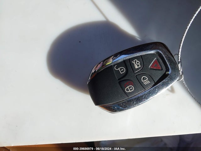 2011 JAGUAR XJ SAJWA2JC4BMV12210 Photo 10