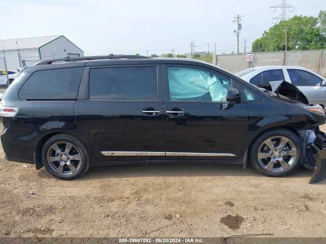 5TDXZ3DC7HS820420 Toyota Sienna Se Premium 8 Passenger