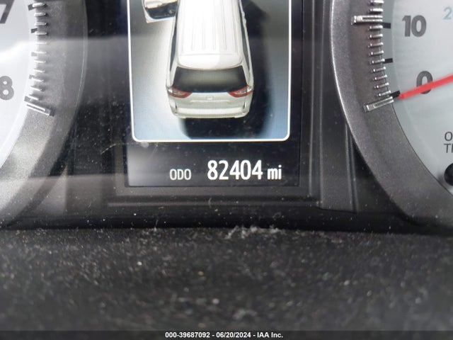 5TDXZ3DC7HS820420 Toyota Sienna Se Premium 8 Passenger