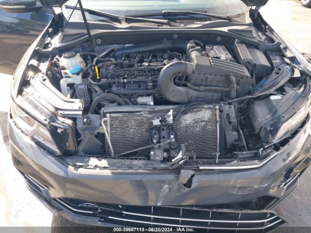 1VWAA7A3XJC025228 Volkswagen Passat 2.0t R-line/2.0t S