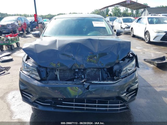 1VWAA7A3XJC025228 Volkswagen Passat 2.0t R-line/2.0t S