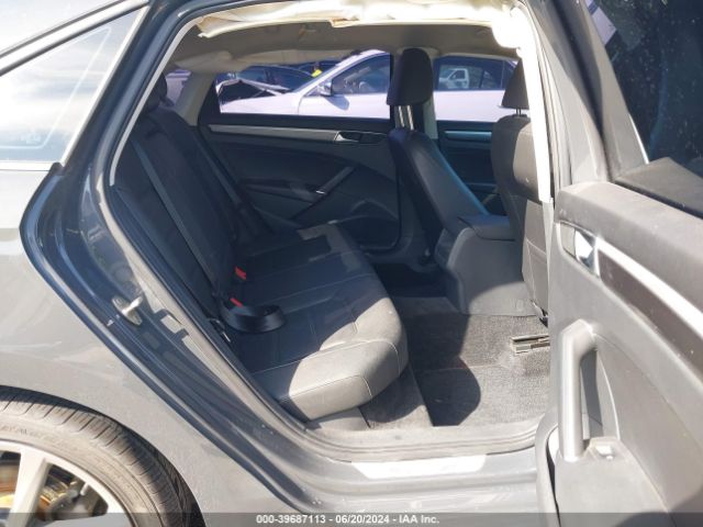 1VWAA7A3XJC025228 Volkswagen Passat 2.0t R-line/2.0t S