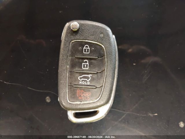 KM8J33A42GU177405 Hyundai TUCSON SE