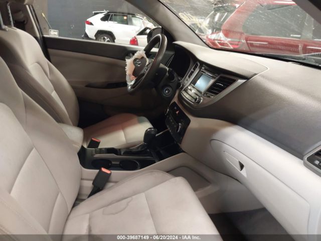 KM8J33A42GU177405 Hyundai TUCSON SE