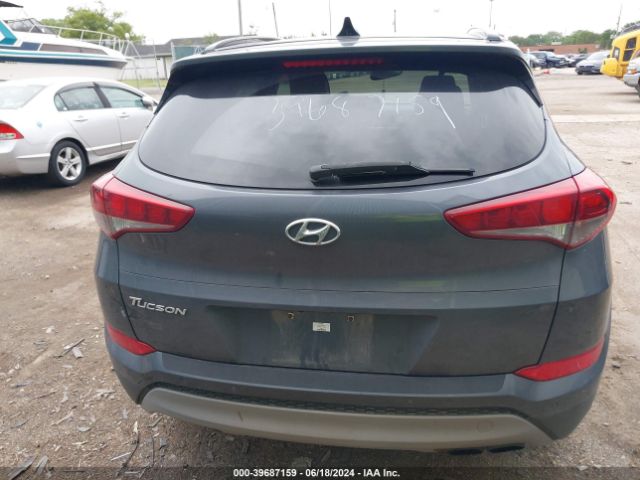 KM8J33A28JU836657 Hyundai Tucson Value