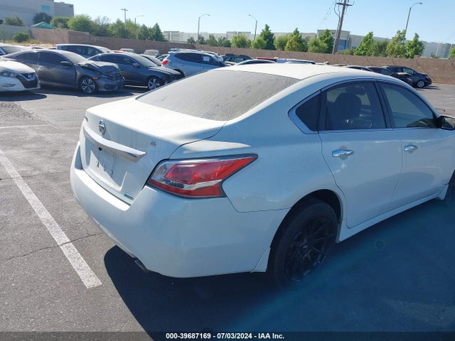 Nissan Altima 2.5 S 2015 1N4AL3AP6FC231796 Image 4