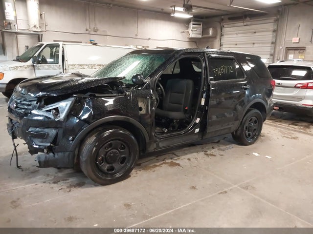 Ford Utility Police Interceptor 2017 1FM5K8AR1HGB22831 Image 2