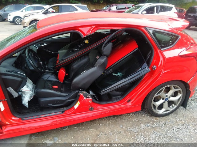 Ford FOCUS ST 2016 1FADP3L99GL328363 Image 19