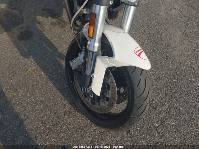 Продаж на аукціоні авто 2012 Ducati Monster 696, vin: ZDM1RADN1CB056807, номер лоту: 39687378