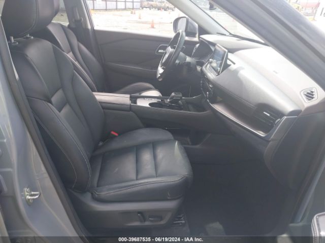 5N1AT3CA0MC696683 Nissan Rogue Sl Fwd