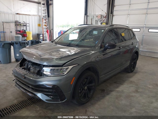 3VVCB7AX6PM022685 Volkswagen Tiguan 2.0t Se R-line Black