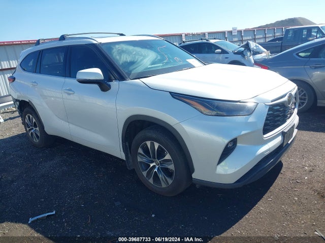 Toyota Highlander Xle 2022 5TDGZRBH4NS581664 zdjęcie główne