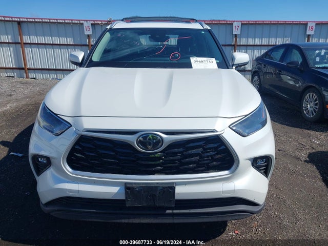 Toyota Highlander Xle 2022 5TDGZRBH4NS581664 Image 13