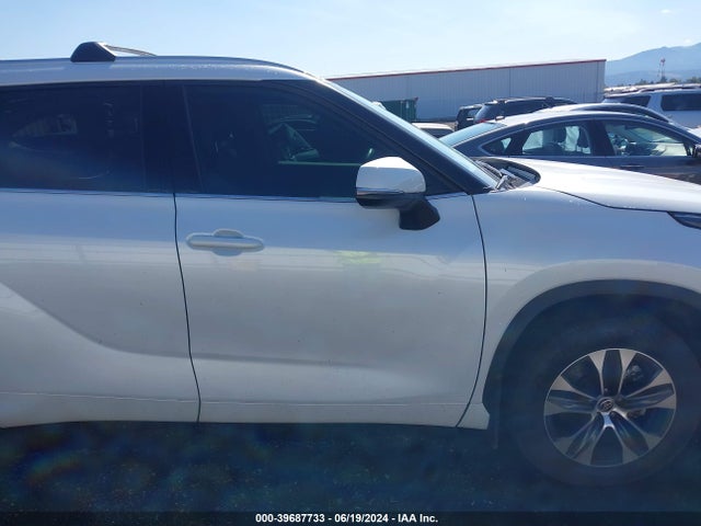 Toyota Highlander Xle 2022 5TDGZRBH4NS581664 Image 14