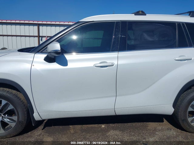 Toyota Highlander Xle 2022 5TDGZRBH4NS581664 Image 15