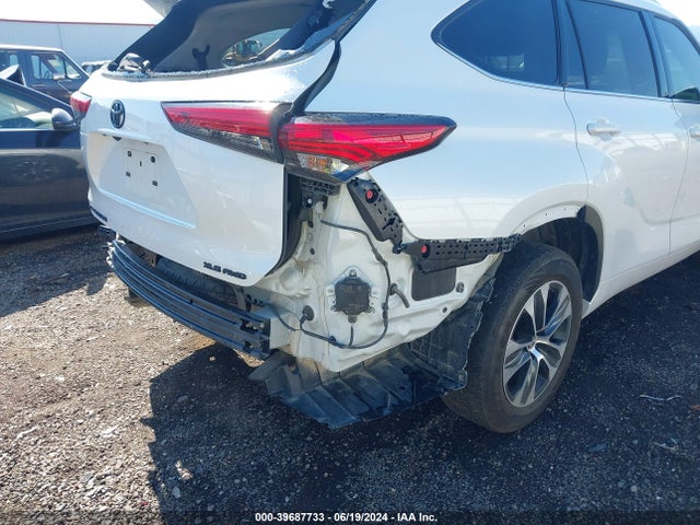Toyota Highlander Xle 2022 5TDGZRBH4NS581664 Image 19