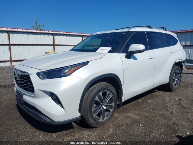Toyota Highlander Xle 2022 5TDGZRBH4NS581664 Image 2