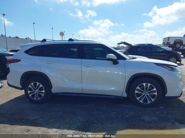 Toyota Highlander Xle 2021 5TDGZRAH7MS048661 Image 13