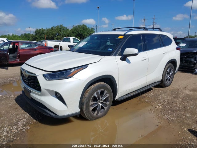 Toyota Highlander Xle 2021 5TDGZRAH7MS048661 Image 2