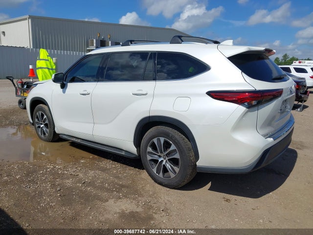 Toyota Highlander Xle 2021 5TDGZRAH7MS048661 Image 3