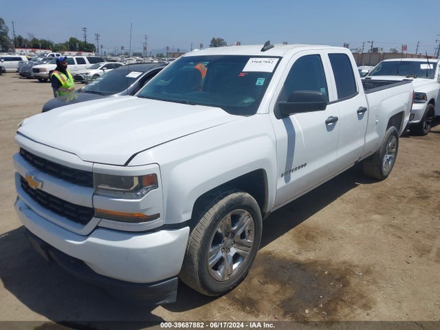 Chevrolet Silverado 1500 Custom 2018 1GCRCPEC7JZ154437 Image 2