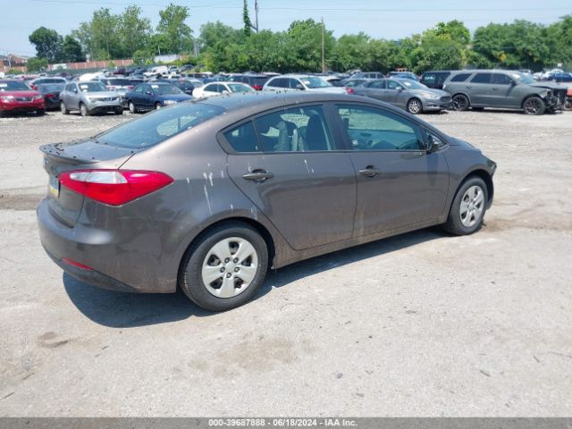 KNAFX4A63F5258005 KIA FORTE LX