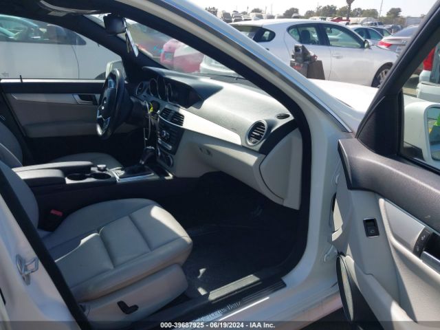 WDDGF4HB1ER315604 Mercedes-Benz C 250 Luxury/sport