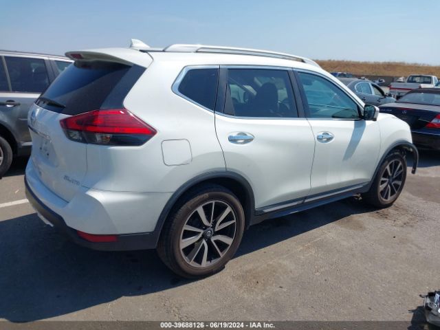 5N1AT2MVXHC765235 Nissan Rogue Sl