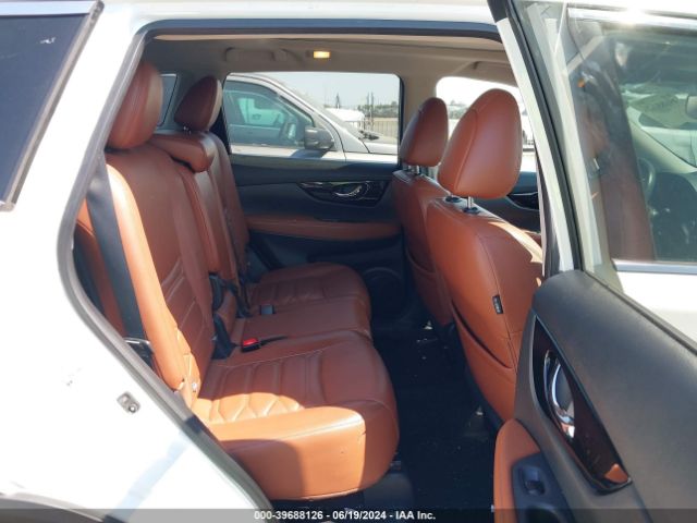 5N1AT2MVXHC765235 Nissan Rogue Sl