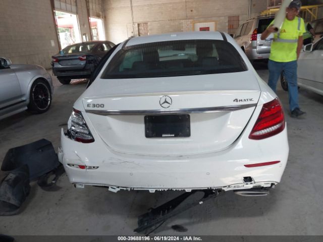 WDDZF4KB2HA243509 Mercedes-Benz E 300 4matic