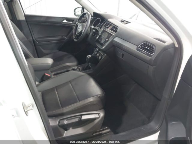 3VV2B7AX0LM028004 Volkswagen Tiguan 2.0t Se/2.0t Se R-line Black/2.0t Sel